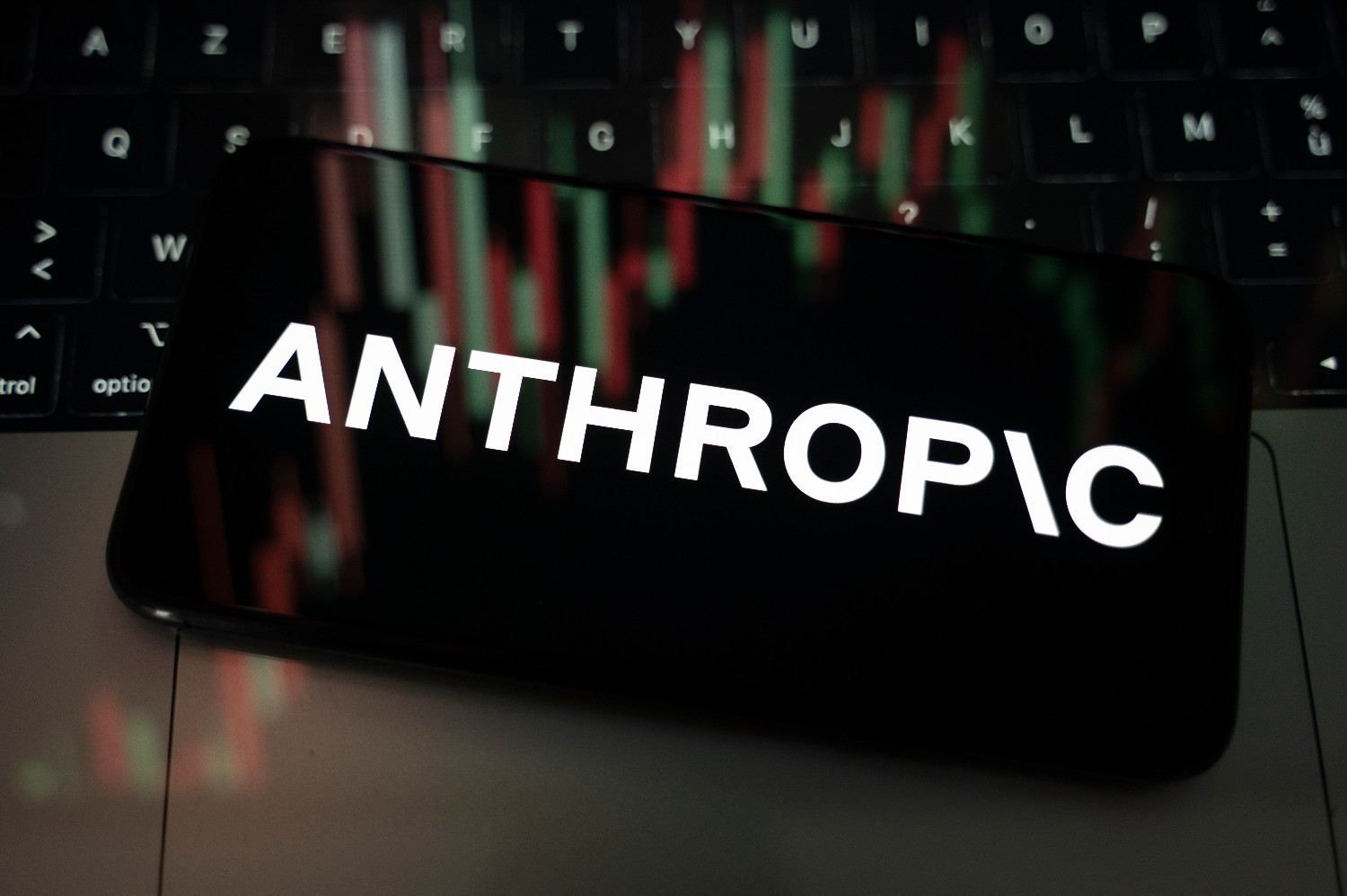 Anthropic 建立生物学实验室,而其研究人员曾警告 AI 可能致人死亡