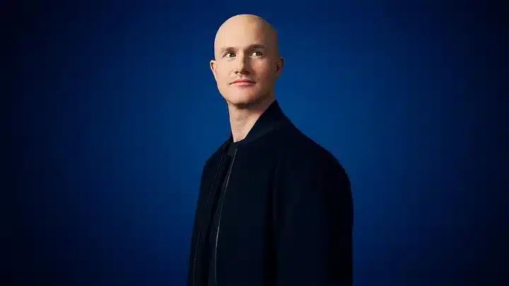 Coinbase CEO 就 CLARITY 法案失败挑战《华尔街日报》叙事